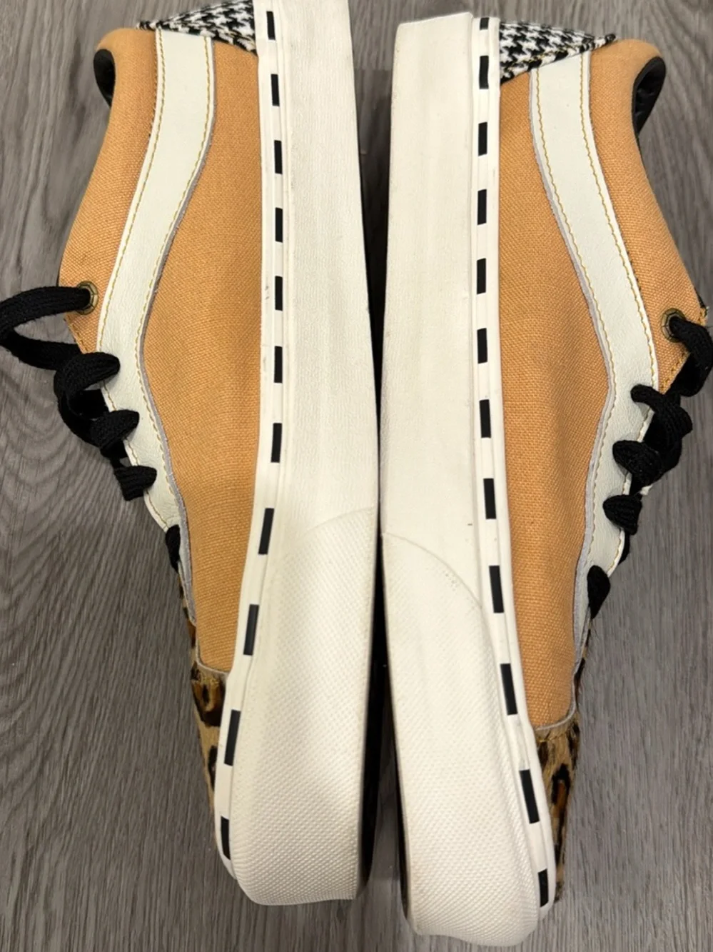 Vans Multicolor Leopard-Accent Low Top Sneakers
